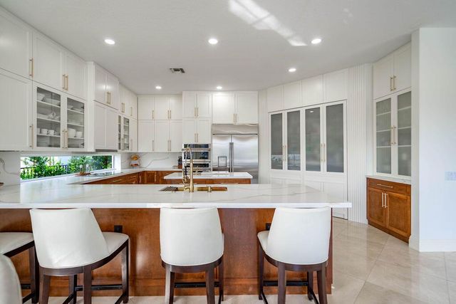 2530 NE 31ST Court, Lighthouse Point, FL 33064