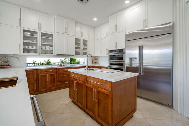 2530 NE 31ST Court, Lighthouse Point, FL 33064