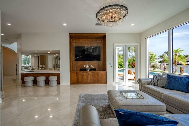 2530 NE 31ST Court, Lighthouse Point, FL 33064