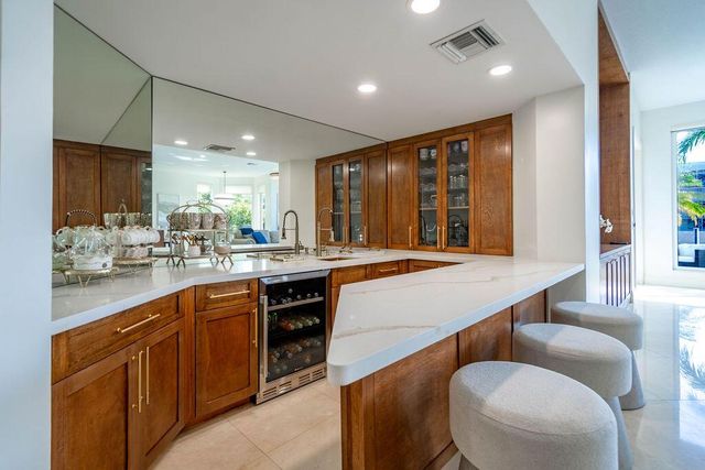 2530 NE 31ST Court, Lighthouse Point, FL 33064