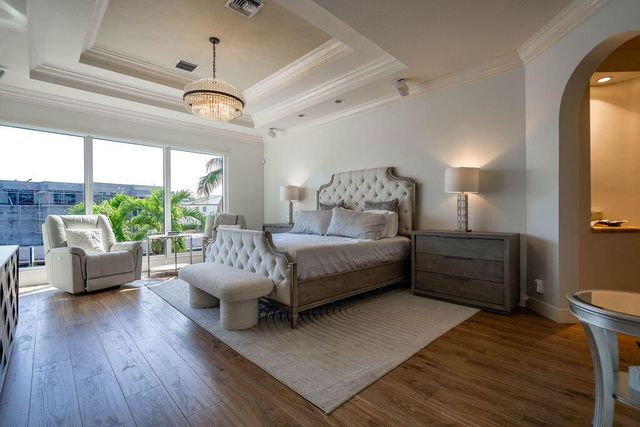 2530 NE 31ST Court, Lighthouse Point, FL 33064