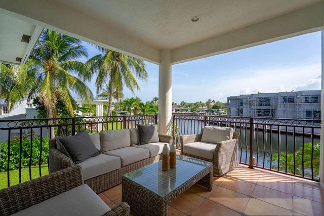 2530 NE 31ST Court, Lighthouse Point, FL 33064