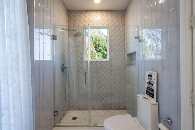2530 NE 31ST Court, Lighthouse Point, FL 33064