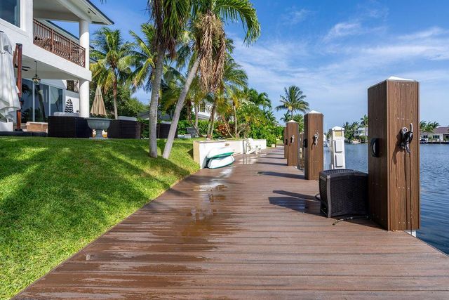 2530 NE 31ST Court, Lighthouse Point, FL 33064