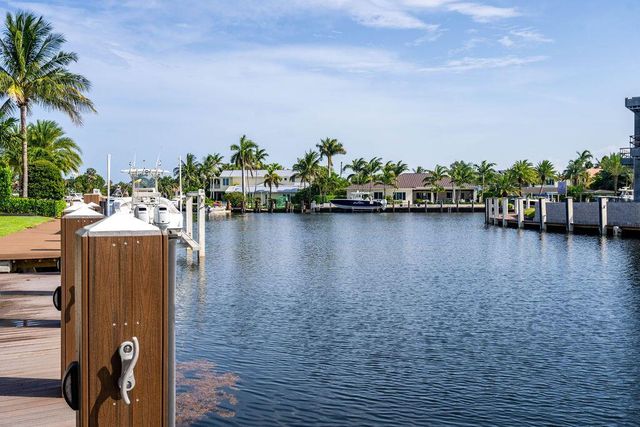 2530 NE 31ST Court, Lighthouse Point, FL 33064
