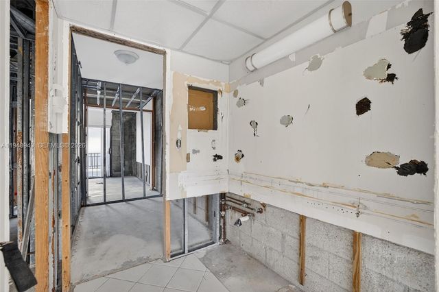 6060 S Falls Cir Dr 306, Lauderhill, FL 33319