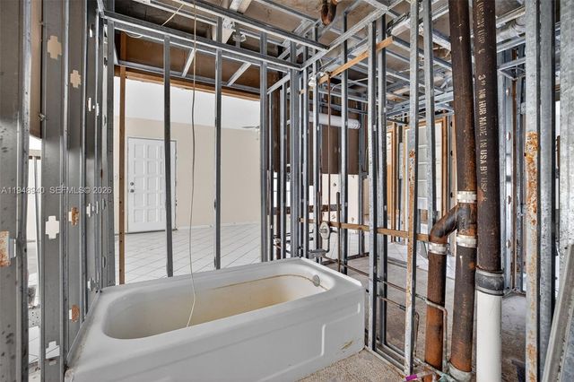 6060 S Falls Cir Dr 306, Lauderhill, FL 33319