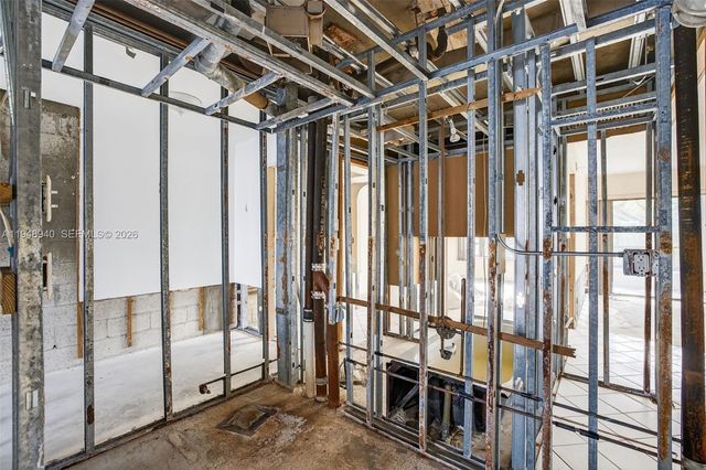 6060 S Falls Cir Dr 306, Lauderhill, FL 33319