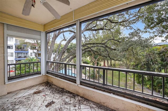 6060 S Falls Cir Dr 306, Lauderhill, FL 33319