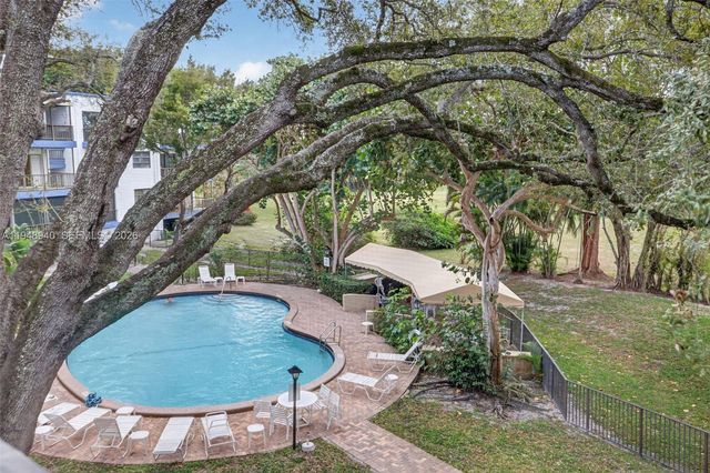 6060 S Falls Cir Dr 306, Lauderhill, FL 33319