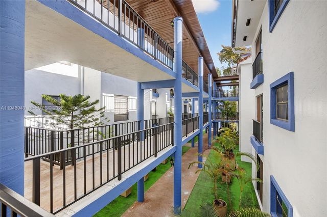 6060 S Falls Cir Dr 306, Lauderhill, FL 33319