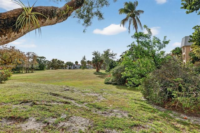 6060 S Falls Cir Dr 306, Lauderhill, FL 33319