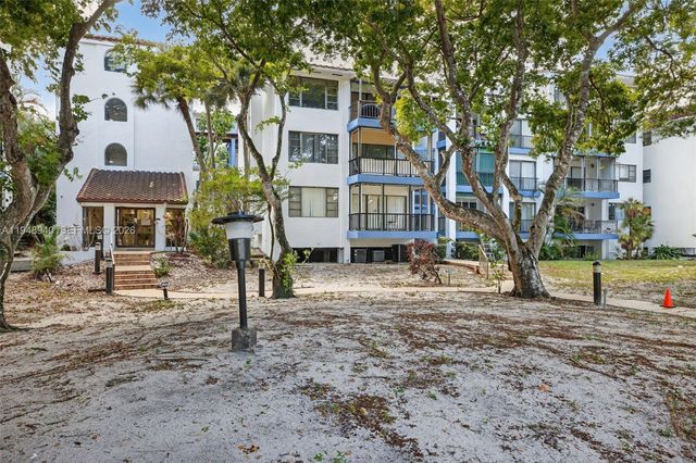 6060 S Falls Cir Dr 306, Lauderhill, FL 33319