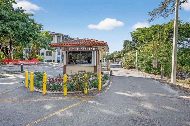 6060 S Falls Cir Dr 306, Lauderhill, FL 33319