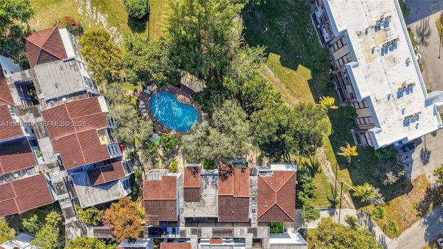 6060 S Falls Cir Dr 306, Lauderhill, FL 33319