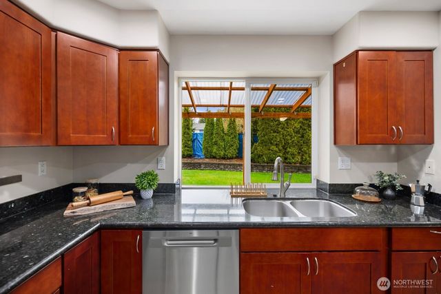 706 Bremerton Place NE, Renton, WA 98059