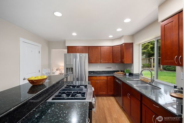 706 Bremerton Place NE, Renton, WA 98059