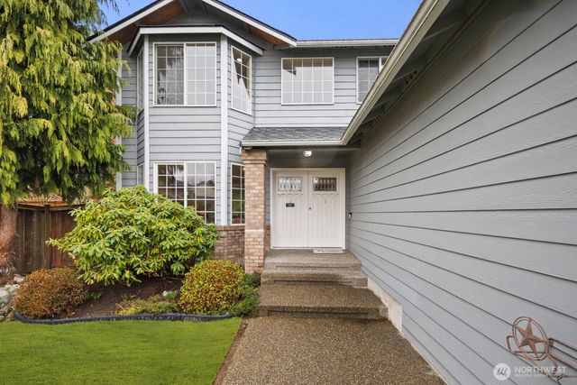 706 Bremerton Place NE, Renton, WA 98059