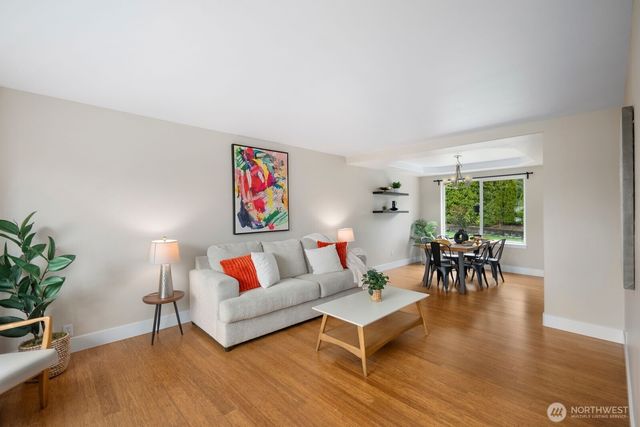 706 Bremerton Place NE, Renton, WA 98059