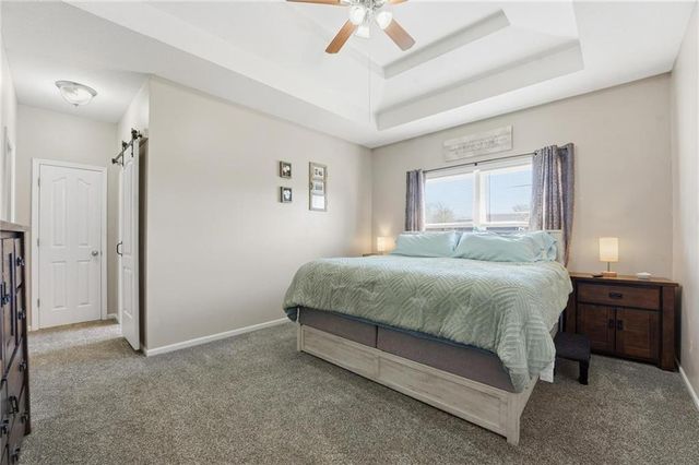 915 N Cochise Drive, Independence, MO 64056