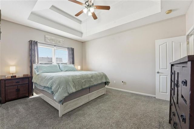 915 N Cochise Drive, Independence, MO 64056