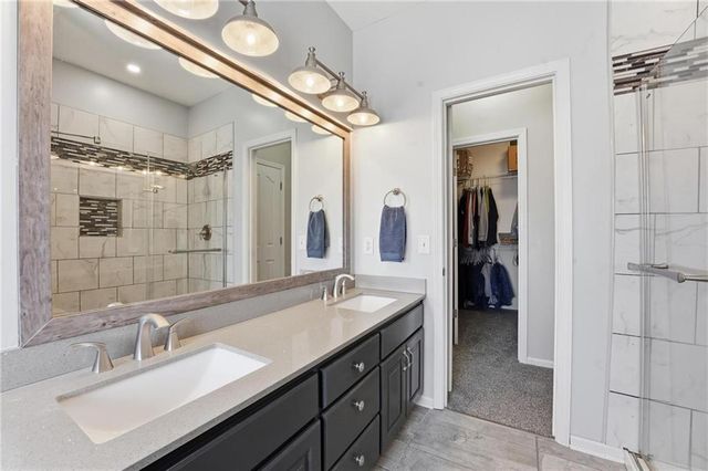 915 N Cochise Drive, Independence, MO 64056