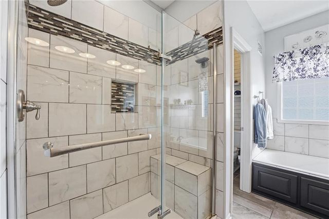 915 N Cochise Drive, Independence, MO 64056