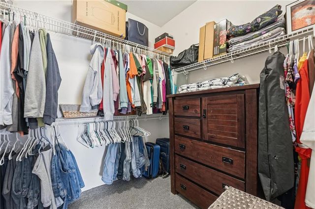 915 N Cochise Drive, Independence, MO 64056