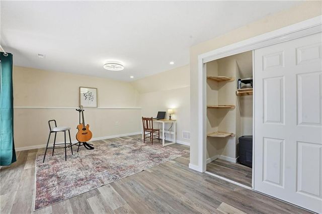 915 N Cochise Drive, Independence, MO 64056