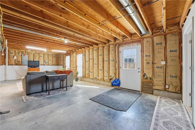 915 N Cochise Drive, Independence, MO 64056