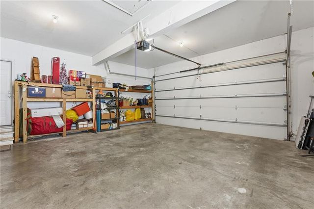 915 N Cochise Drive, Independence, MO 64056