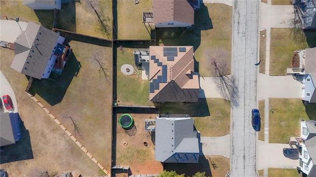 915 N Cochise Drive, Independence, MO 64056