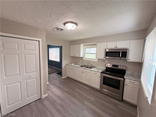 2014 Pole Avenue, Lorain, OH 44052
