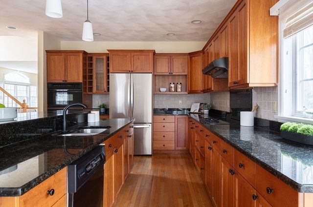 21 Bryant Rd, Lexington, MA 02420