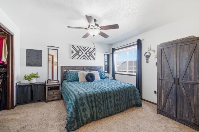 1034 29th Avenue W, West Fargo, ND 58078