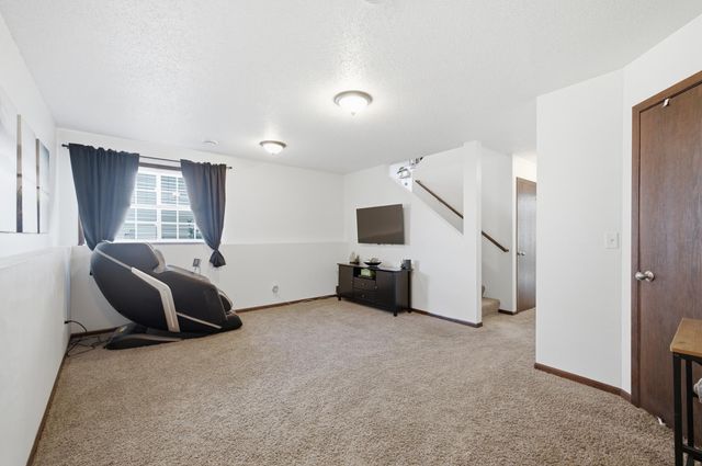 1034 29th Avenue W, West Fargo, ND 58078