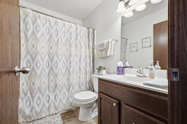 1034 29th Avenue W, West Fargo, ND 58078