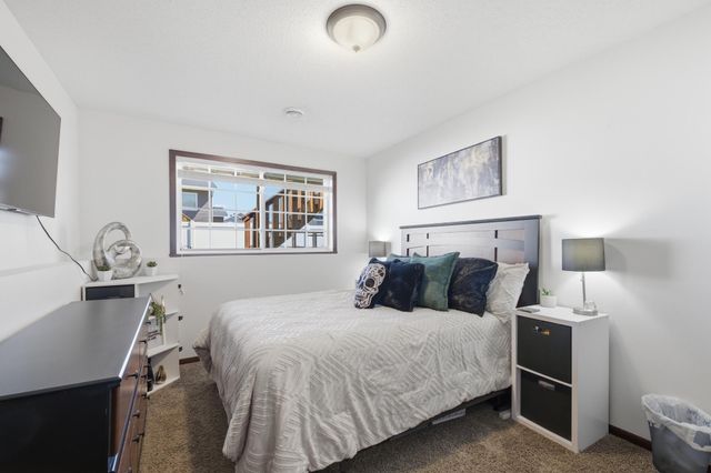 1034 29th Avenue W, West Fargo, ND 58078
