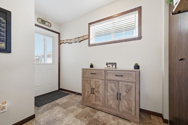 1034 29th Avenue W, West Fargo, ND 58078