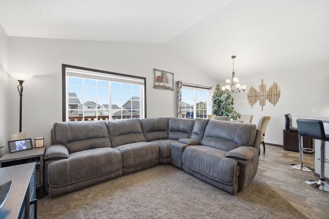 1034 29th Avenue W, West Fargo, ND 58078