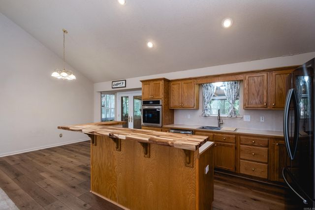 97 Emerald Drive, Maumelle, AR 72113