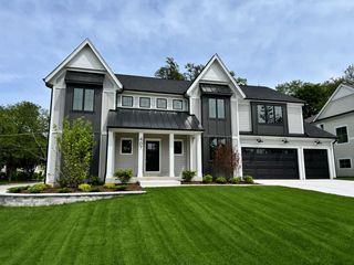 407 S Pine Avenue, Arlington Heights, IL 60005