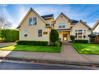 729 ASPEN St, Springfield, OR 97477