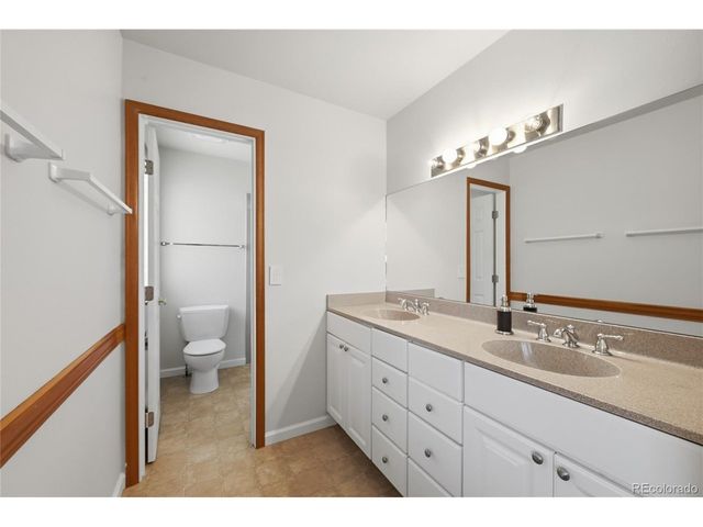 2688 S Macon Ct, Aurora, CO 80014