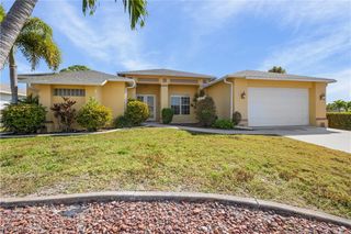 2137 SW 11th CT, Cape Coral, FL 33991
