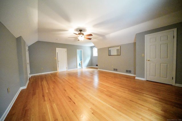 3 Essex Court, Farmington, CT 06032