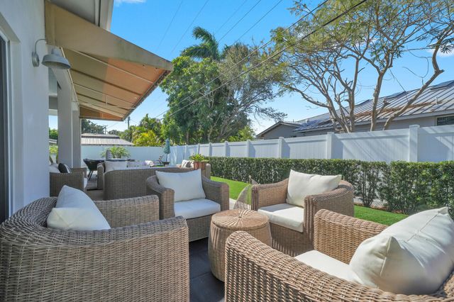 875 SE 13th Avenue, Deerfield Beach, FL 33441