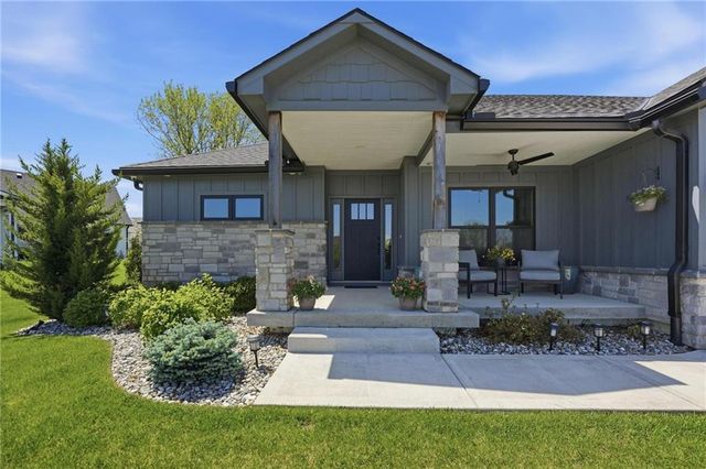 13 Tahoma Ridge, Lake Winnebago, MO 64034