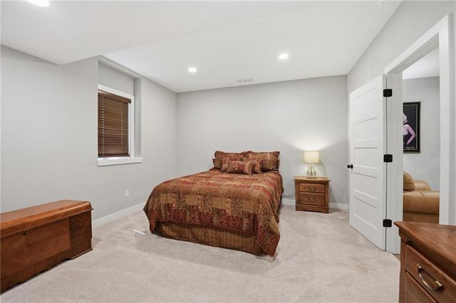 13 Tahoma Ridge, Lake Winnebago, MO 64034