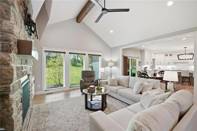 13 Tahoma Ridge, Lake Winnebago, MO 64034